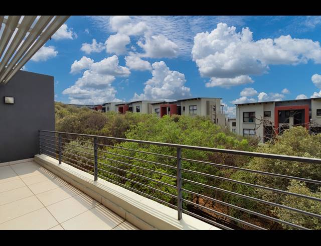 2 BEDROOM APARTMENT FOR SALE IN FOURWAYS